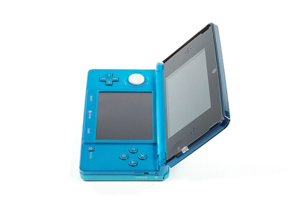 nintendo_3ds_side